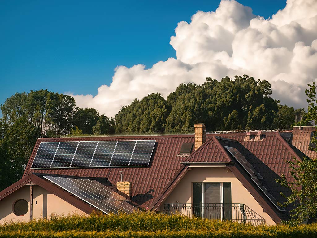Incentivi Fotovoltaico 2025, CER e PNRR: fino al 40% a fondo perduto anche per comuni sotto i 50.000 abitanti